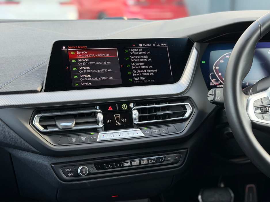 2021 BMW 1 Series - image 40