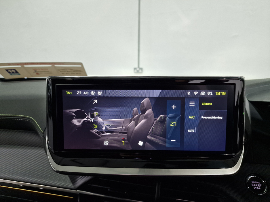 2024 Peugeot 2008 EV GT (50KWH BATTERY) AUTOMATIC **ONE OWNER / TOP SPEC / APPLE CARPLAY / CRUISE CONTROL / HALF LEATHER / KEYLESS ENTRY / REVERSE CAMERA / WIRELESS PHONE CHARGING / PEUGEOT WARRANTY 03|2027** €25,900