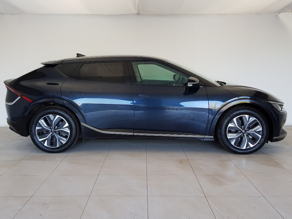 2022 Kia EV6 - image 2