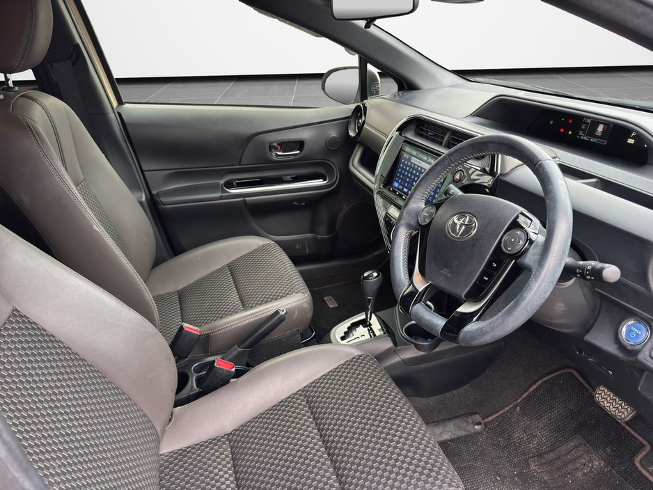 2019 Toyota Aqua CROSSOVER €14,888