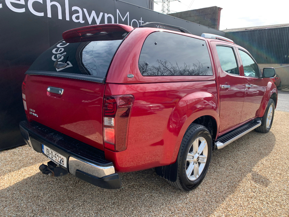 2019 Isuzu D-MAX - image 3