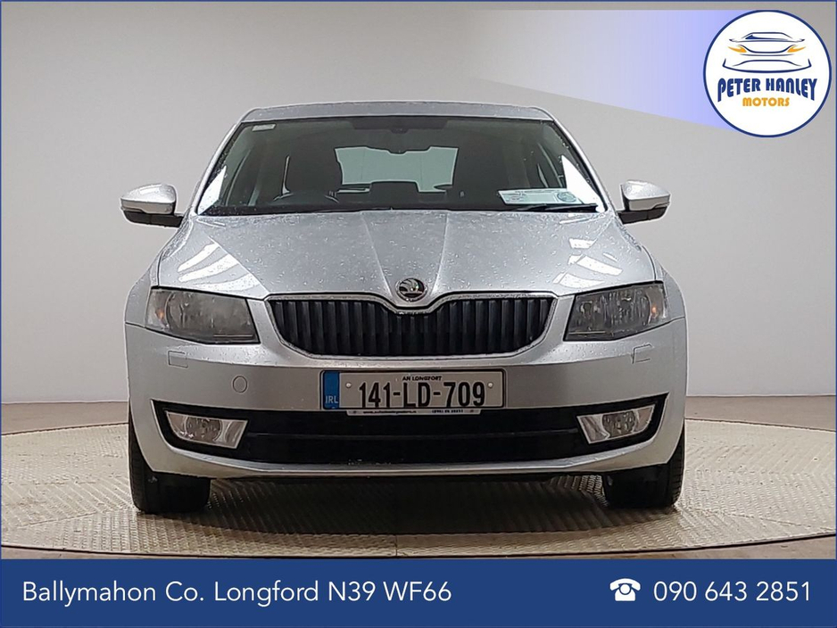 2014 Skoda Octavia - image 2