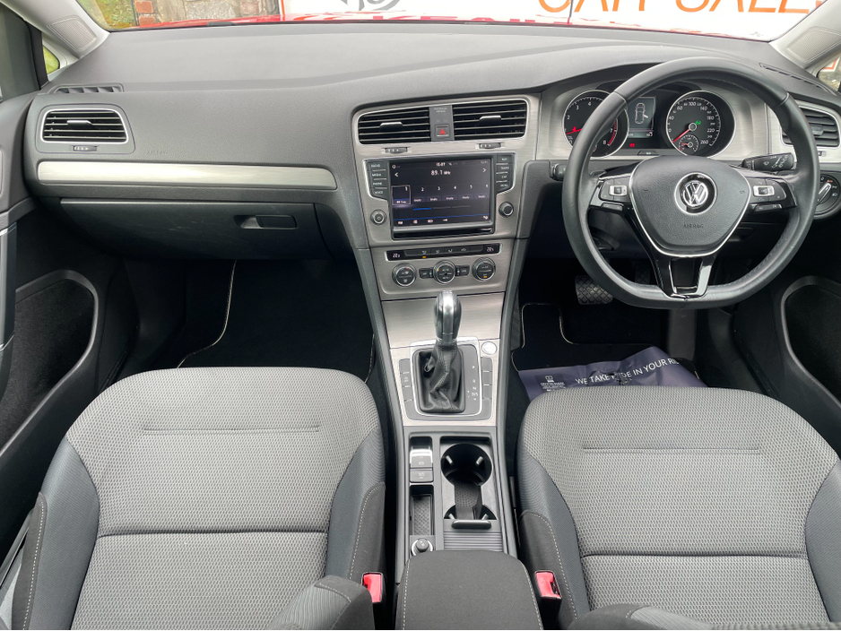 2017 Volkswagen Golf - image 12