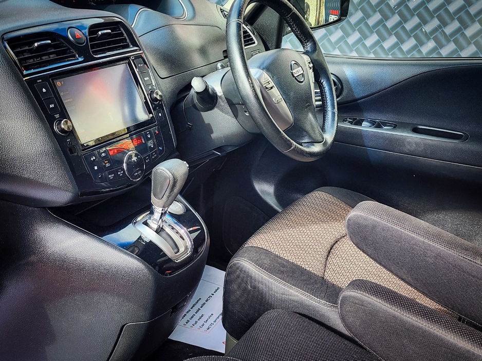 2015 Nissan Serena - image 14