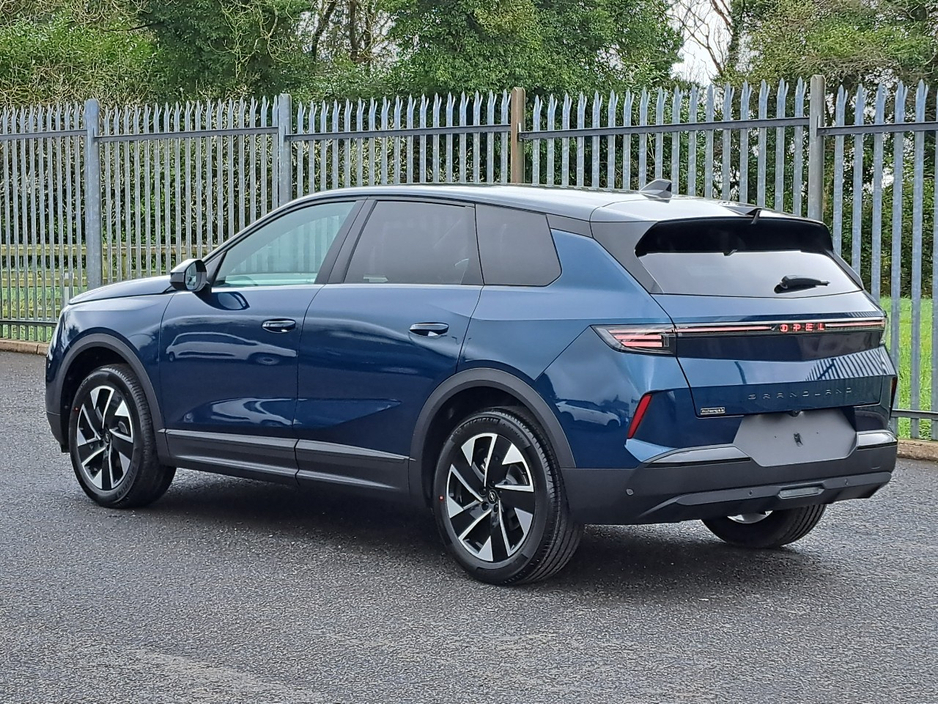 2026 Opel Grandland - image 7
