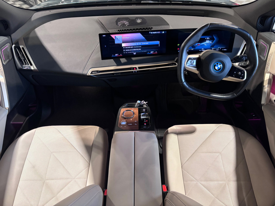 2022 BMW iX - image 2