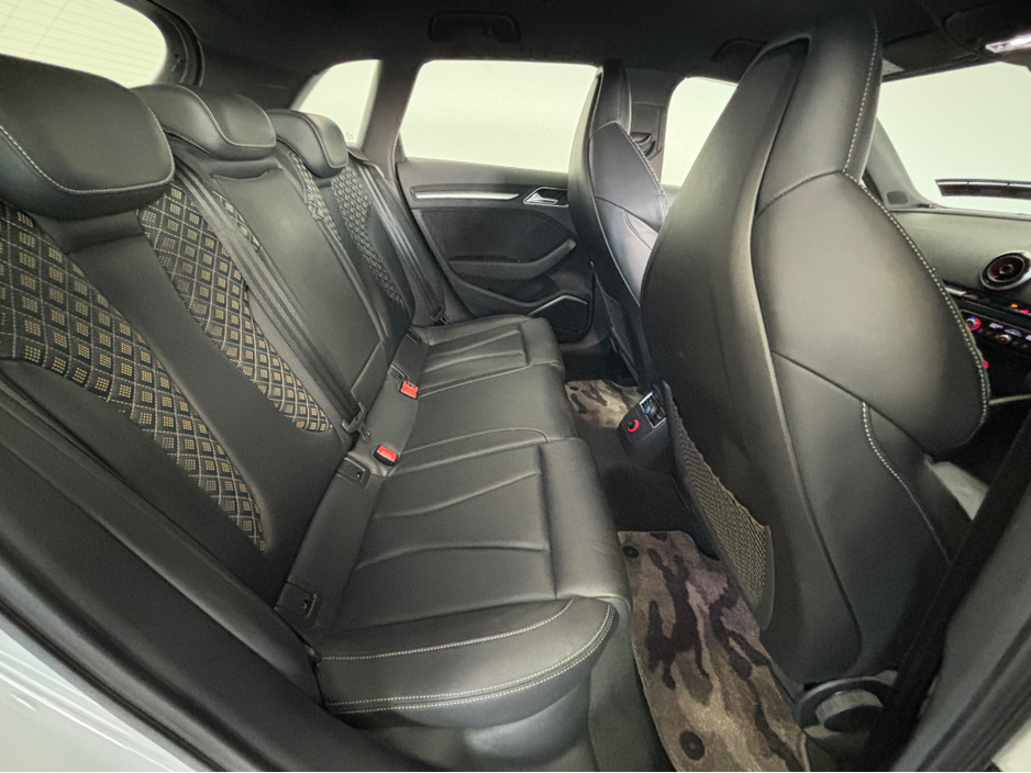 2016 Audi RS3 - image 10