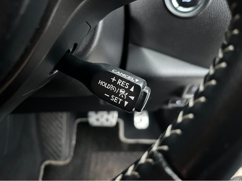 2019 Toyota C-HR GR SPORT AUTOMATIC HYBRID 1.8 PETROL //HALF LEATHER SEATS//ADAPTIVE CRUISE CONTROL//KEYLESS ENTRY//REVERSE CAMERA// €22,950