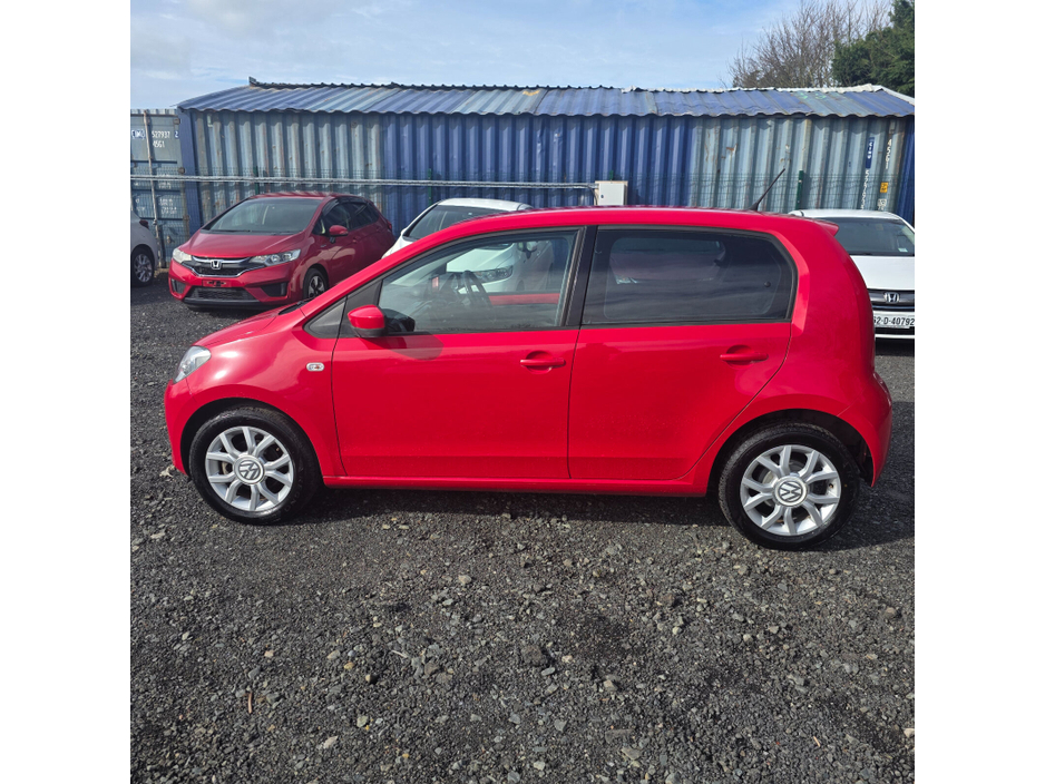 2015 Volkswagen up! - image 4