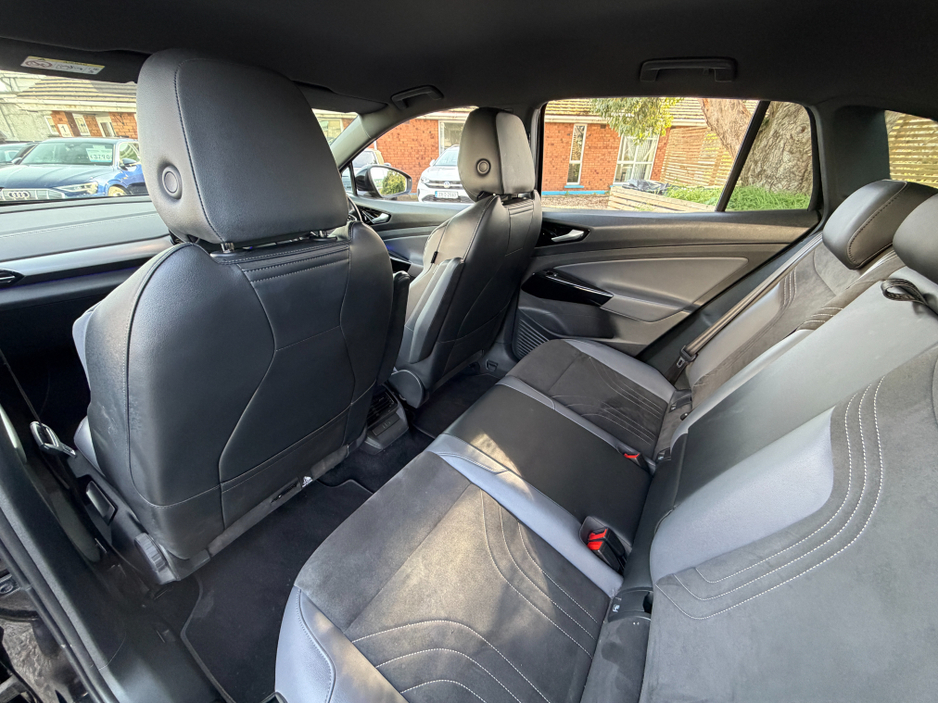 2023 Volkswagen ID.4 - image 24