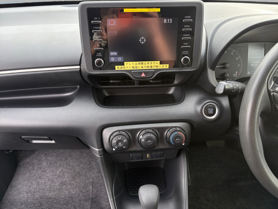 2020 Toyota Yaris - image 13