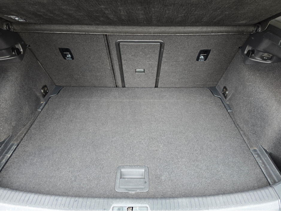 2016 Volkswagen Golf - image 29