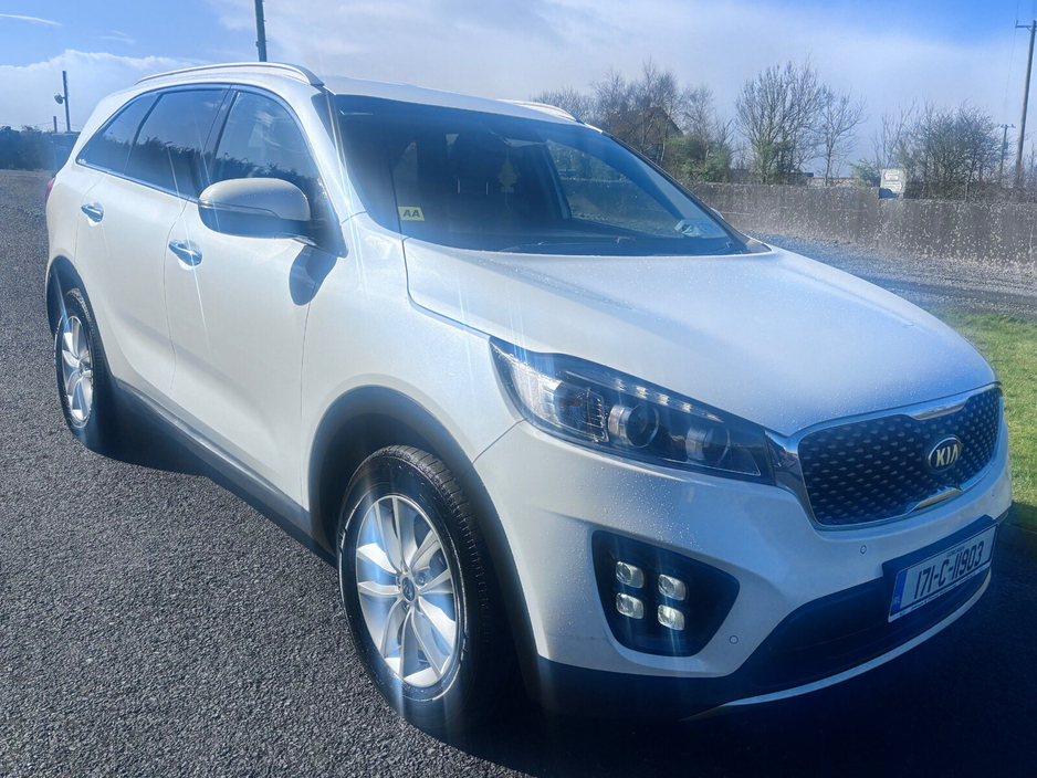 2017 Kia Sorento - image 8