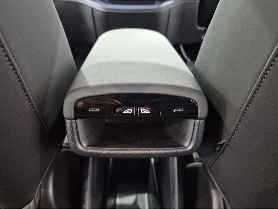 2024 Volvo EX30 - image 34