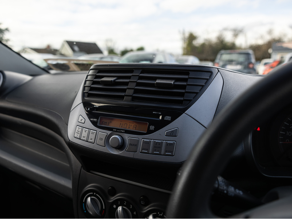 2014 Suzuki Alto - image 14