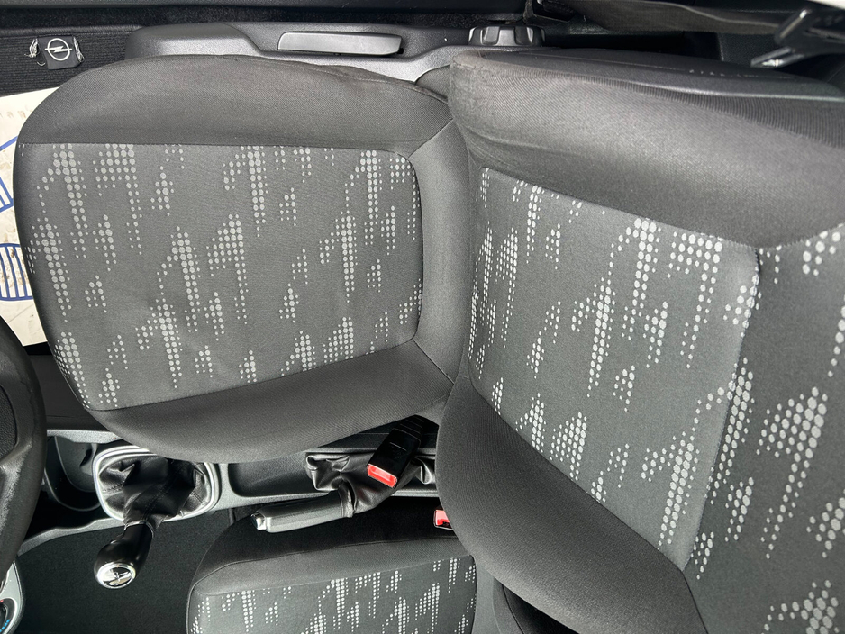 2012 Opel Corsa - image 14