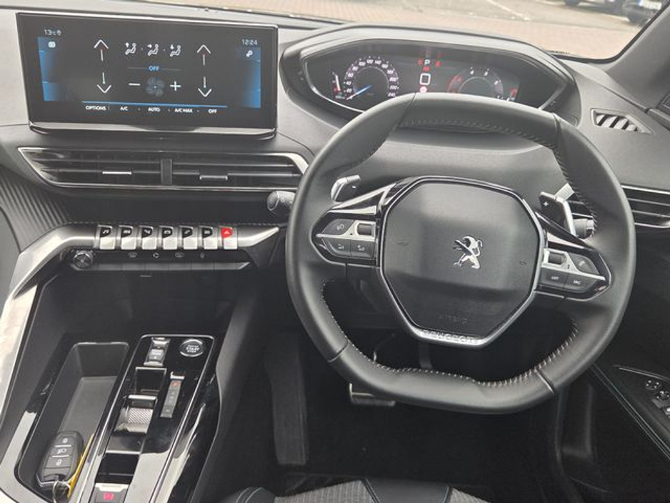 2024 Peugeot 5008 - image 9