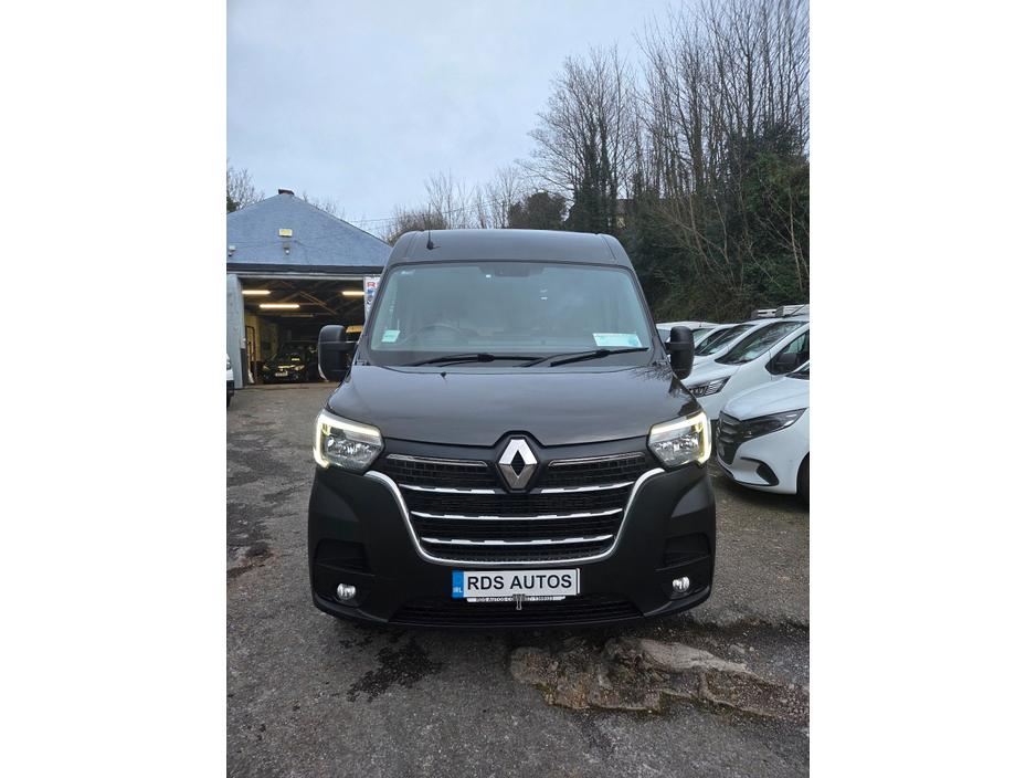 2023 Renault Master - image 2