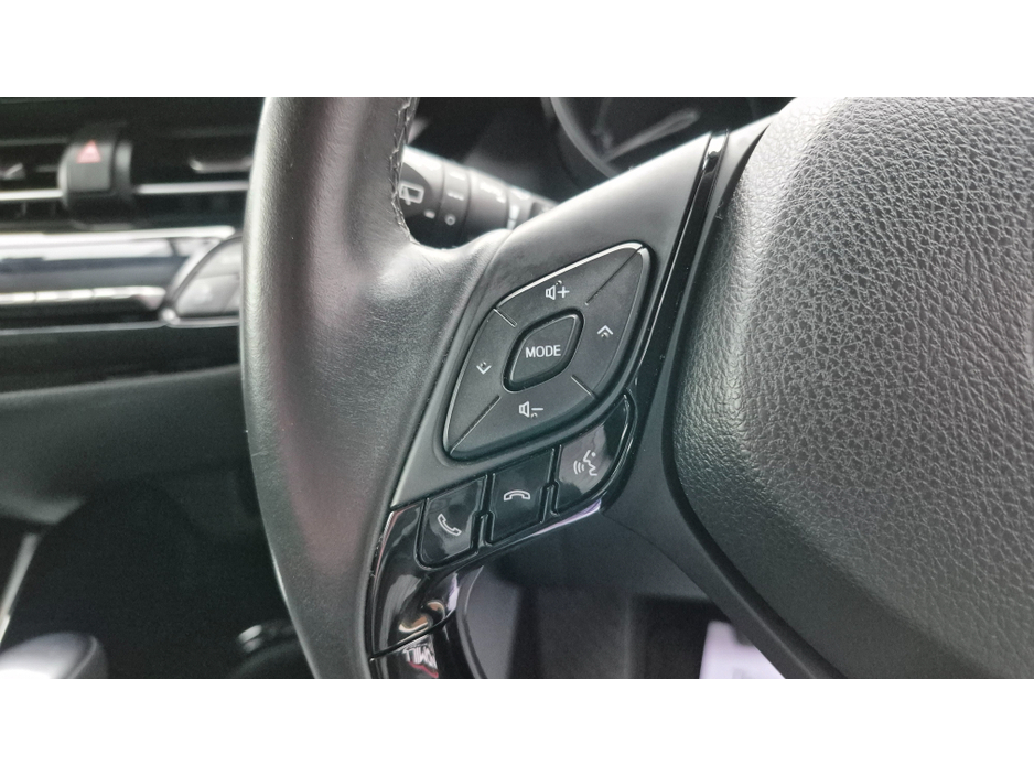 2019 Toyota C-HR Luna Sport Hybrid €19,950