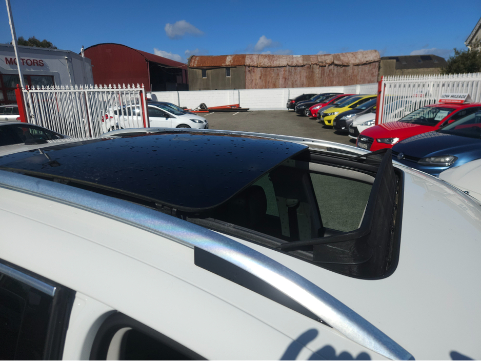 2016 Volkswagen Tiguan - image 11