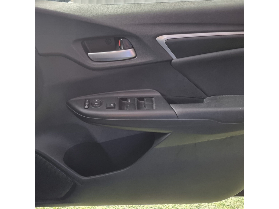 2016 Honda Fit - image 19