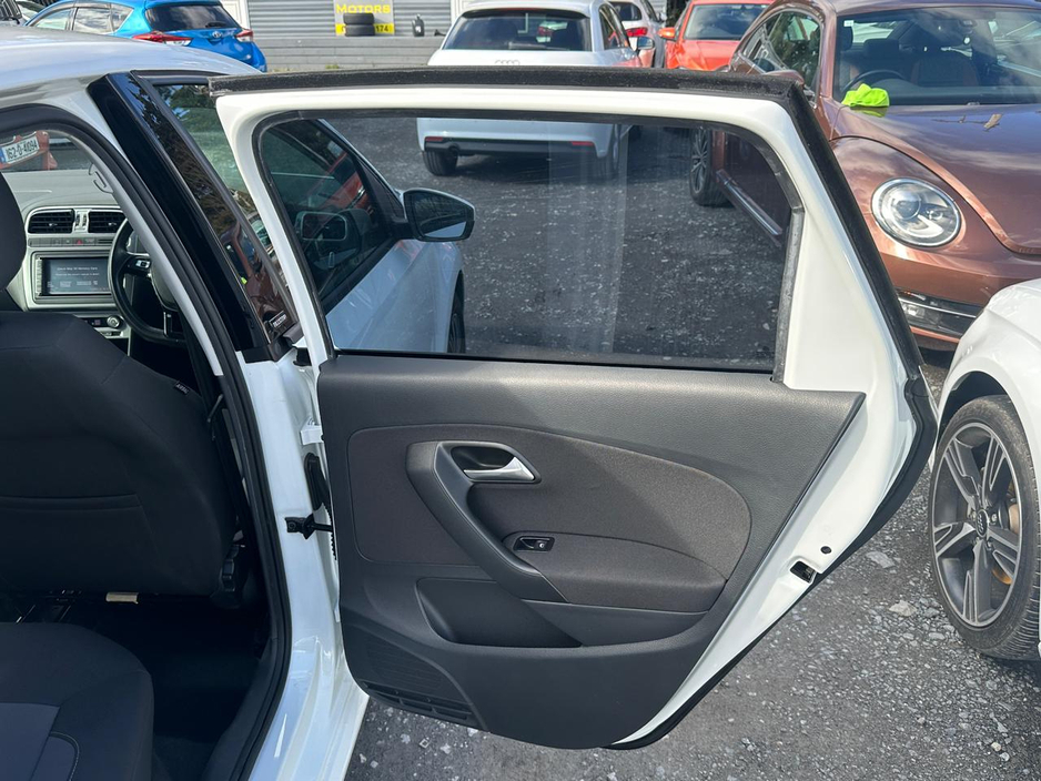 2016 Volkswagen Polo - image 11