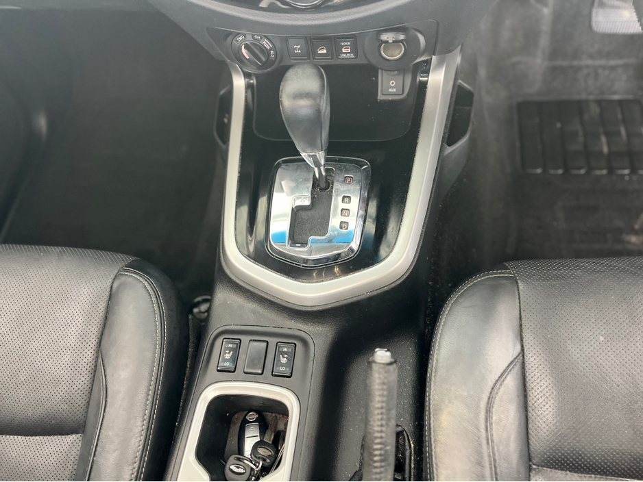 2016 Nissan Navara - image 16