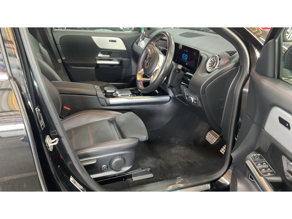 2023 Mercedes-Benz EQA - image 2