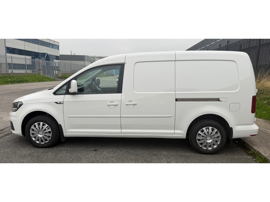 2019 Volkswagen Caddy - image 9