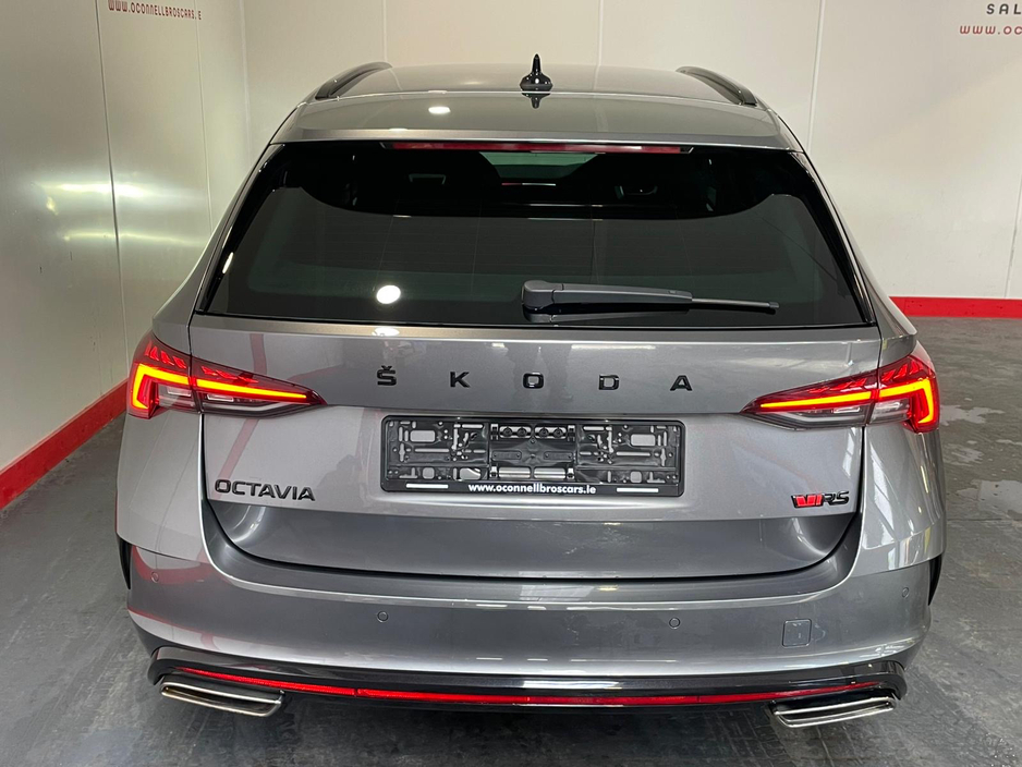 2022 Skoda Octavia - image 4