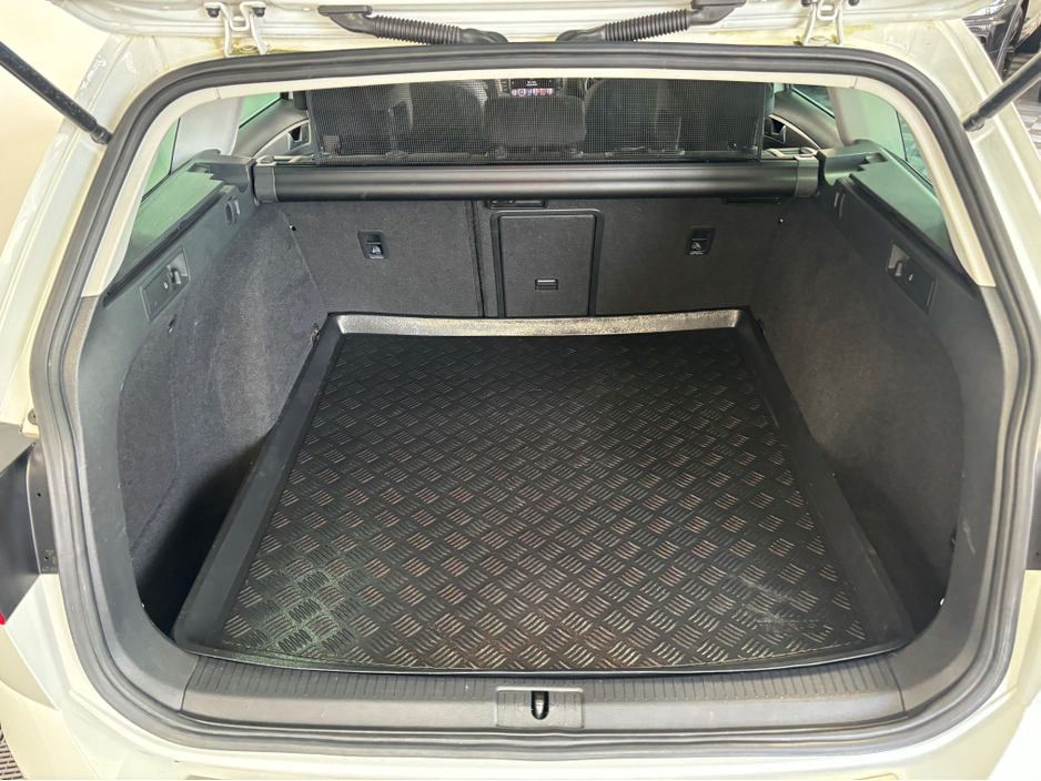 2014 Volkswagen Golf - image 14