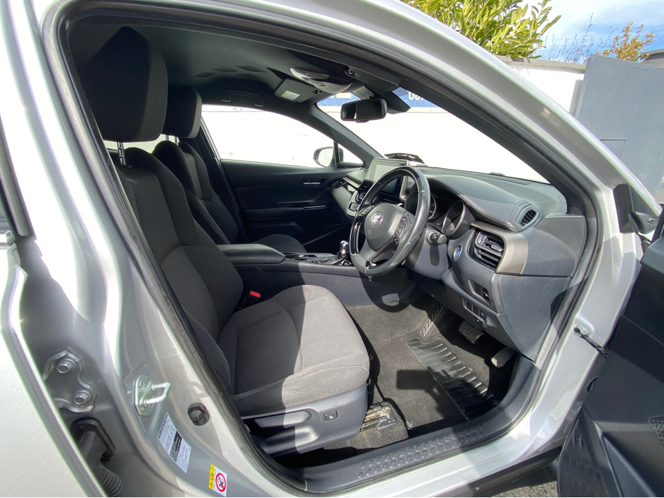 2019 Toyota C-HR - image 5