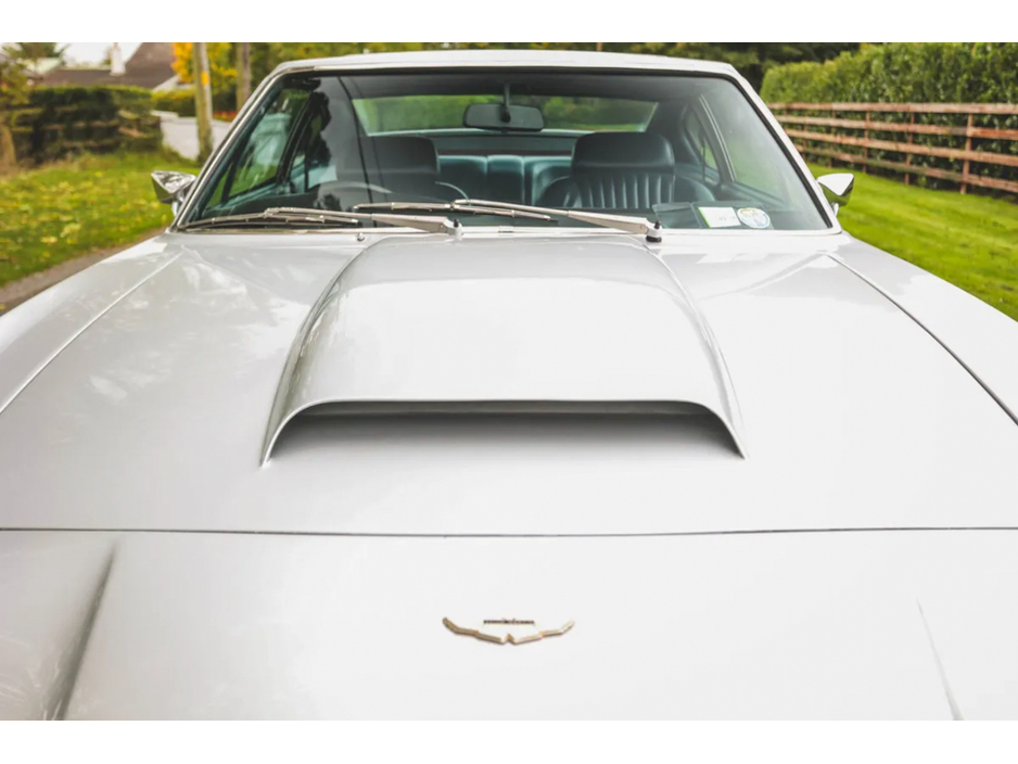 1977 Aston Martin V8 - image 9