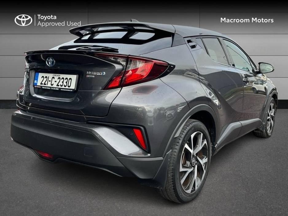 2022 Toyota C-HR - image 2