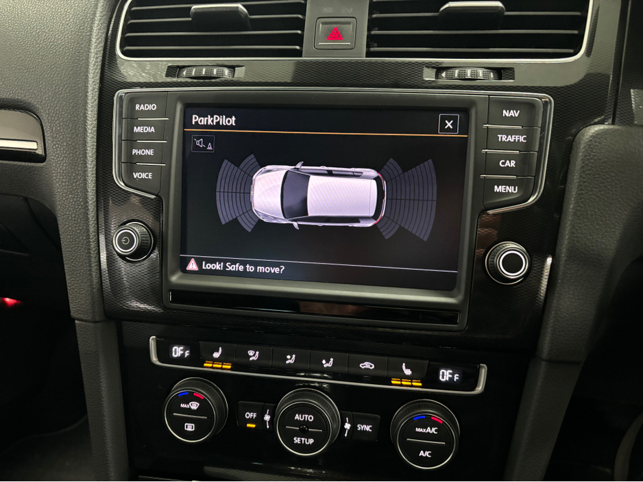 2013 Volkswagen Golf VOLKSWAGEN GOLF GTI DSG 220BHP*KEYLESS ENTRY & START*HEATED BLACK LEATHER SEATS*ELECTRIC SEATS*DCC & ACC*TRADE INS WELCOME* €16,950