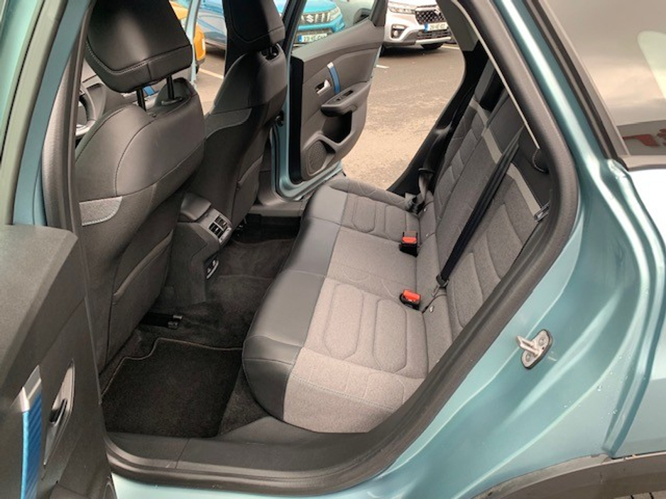 2025 Citroen E-C4 - image 11