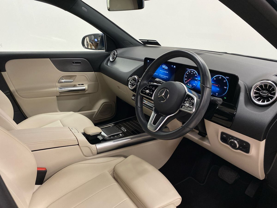 2022 Mercedes-Benz EQA - image 9