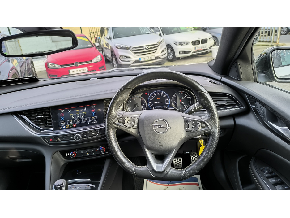 2021 Opel Insignia - image 22