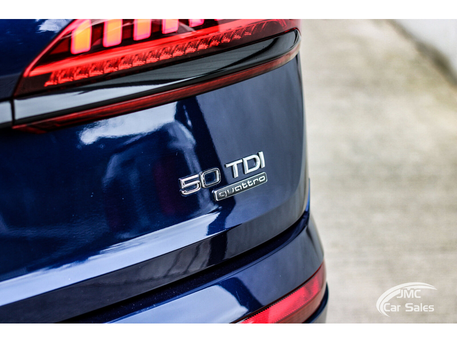 2020 Audi Q7 - image 14