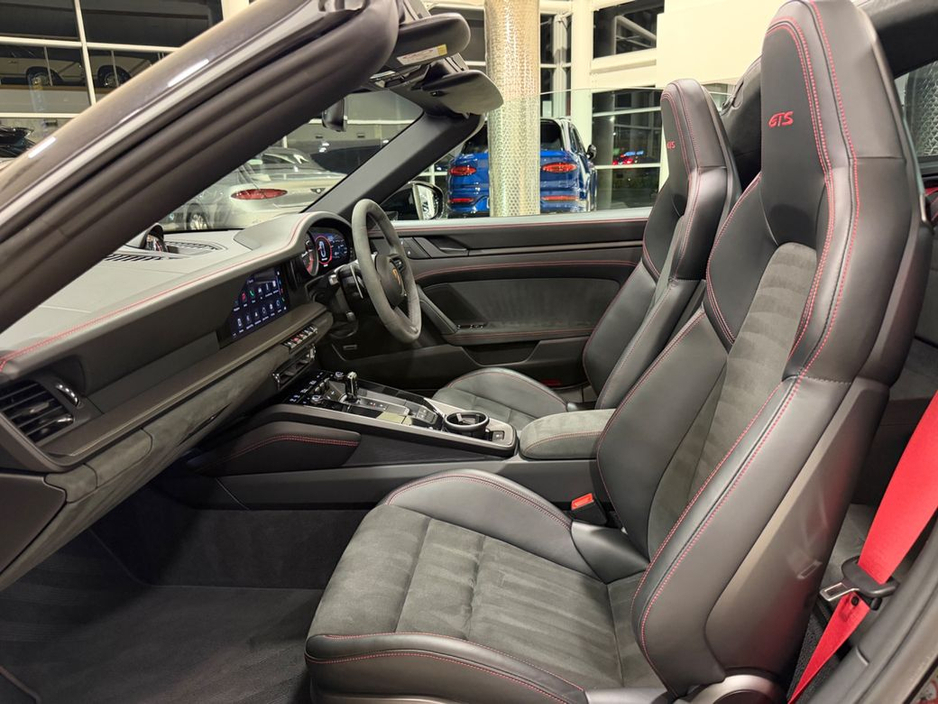 2024 Porsche 911 - image 21