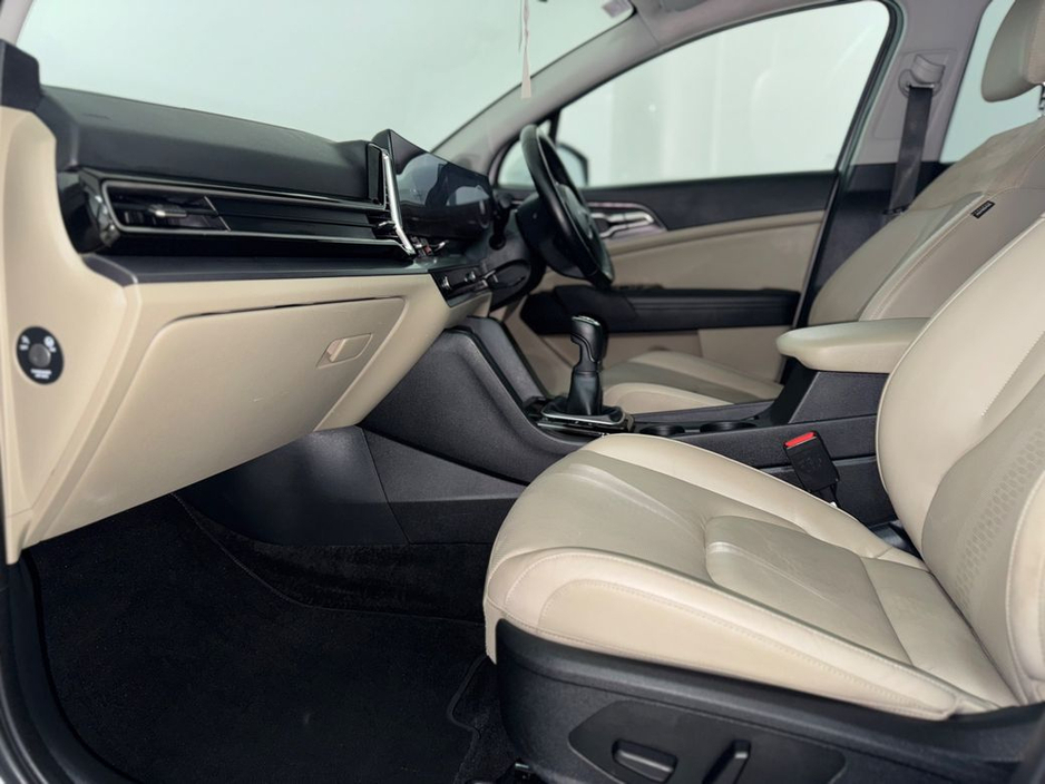 2023 Kia Sportage - image 3