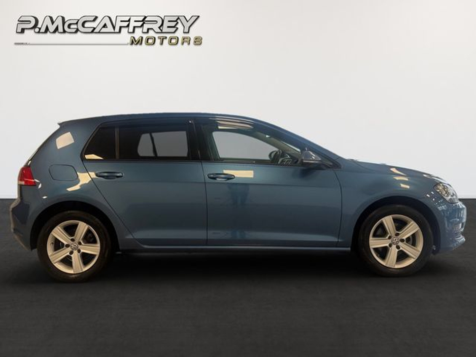 2015 Volkswagen Golf - image 4