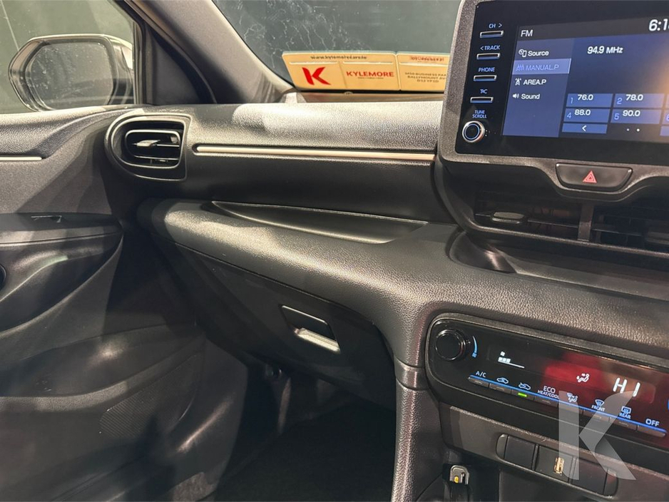 2020 Toyota Yaris - image 21