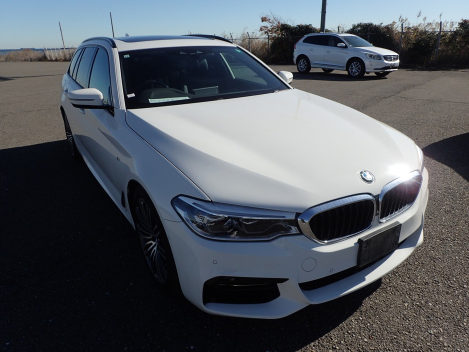 2017 BMW 5 Series - image 2