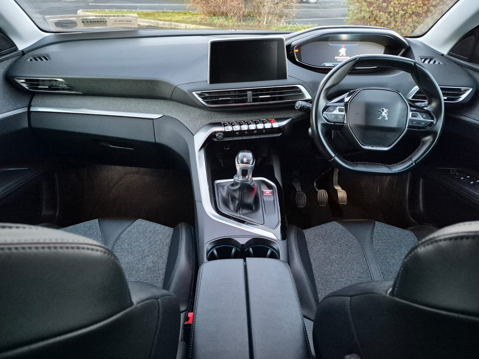 2019 Peugeot 3008  €14,999