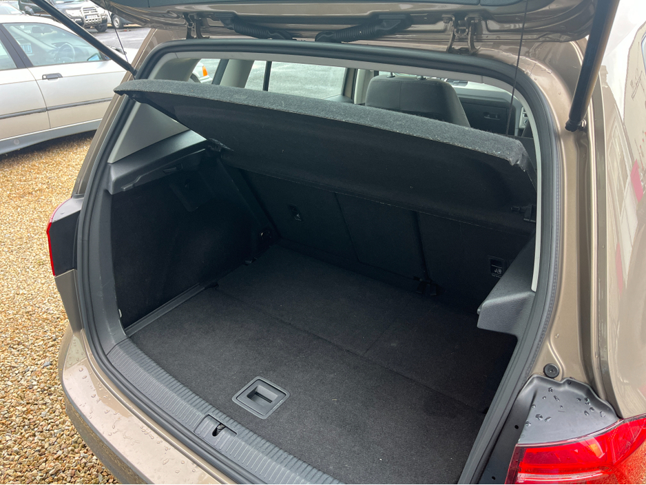 2016 Volkswagen Golf SV SV CL 1.6 TDI MANUAL 110HP 5DR,MANUAL, VERY LOW KMS €12,995