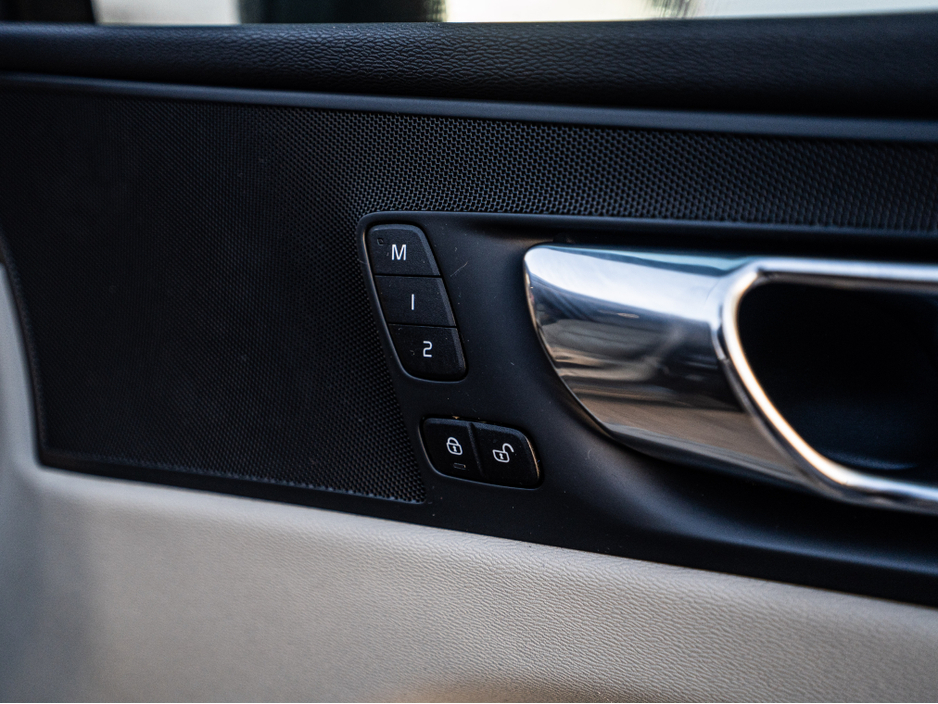 2017 Volvo XC60 172 Volvo XC60 4WD Auto/High spec/1yr warranty €26,888