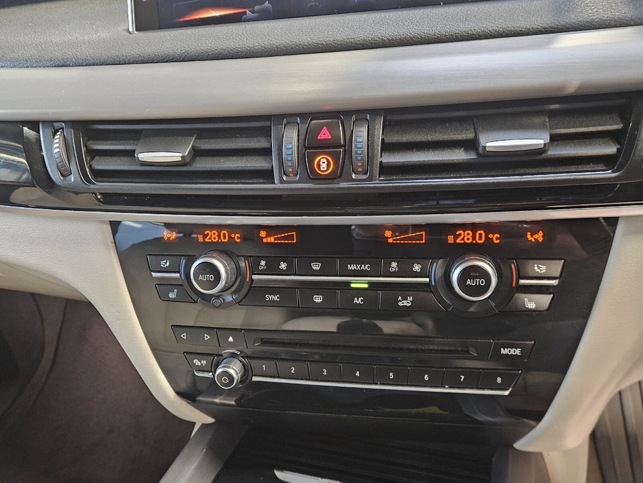 2016 BMW X5 - image 13