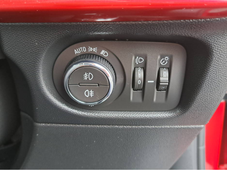 2023 Vauxhall Mokka - image 32