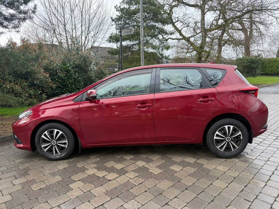 2017 Toyota Auris 1.33 VVT-I ACTIVE TSS 5DR S/S 100BHP €13,950